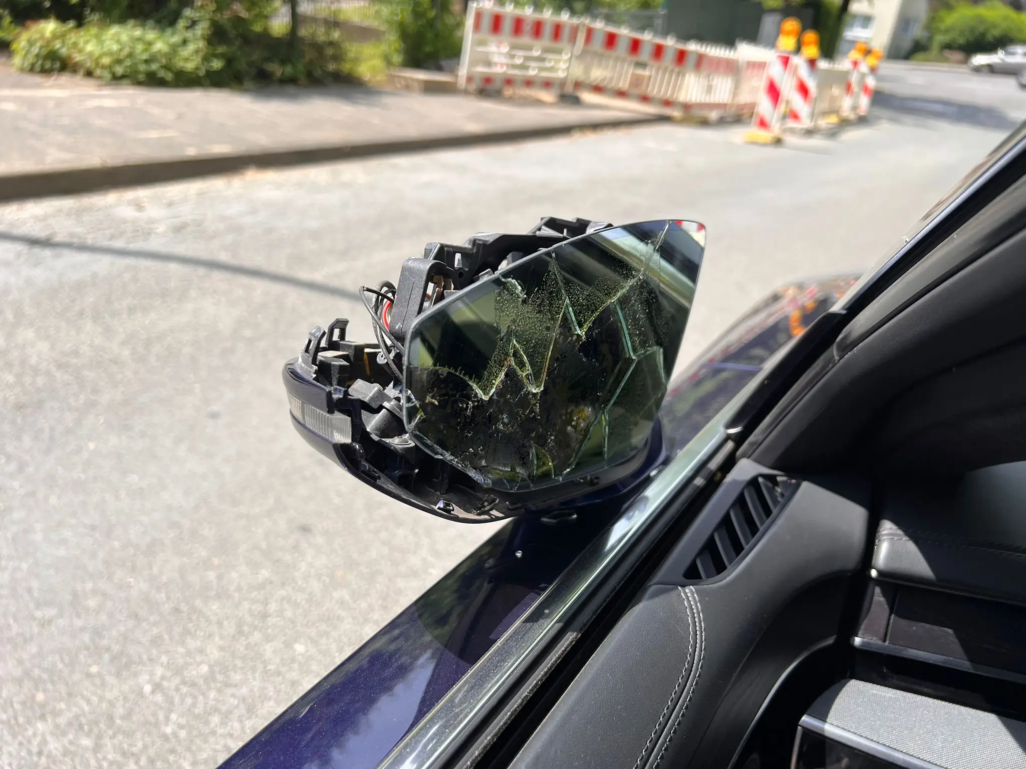 Demirel Kfz Gutachter Spiegel defekt